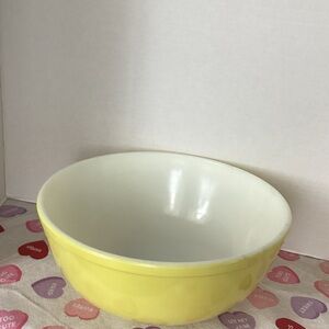 Pyrex Sunny Yellow Mixing Bowl